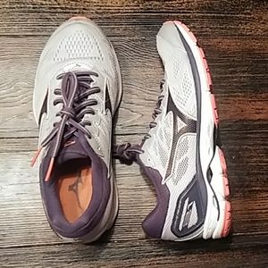 Mizuno Wave Riders 21 running shoes
